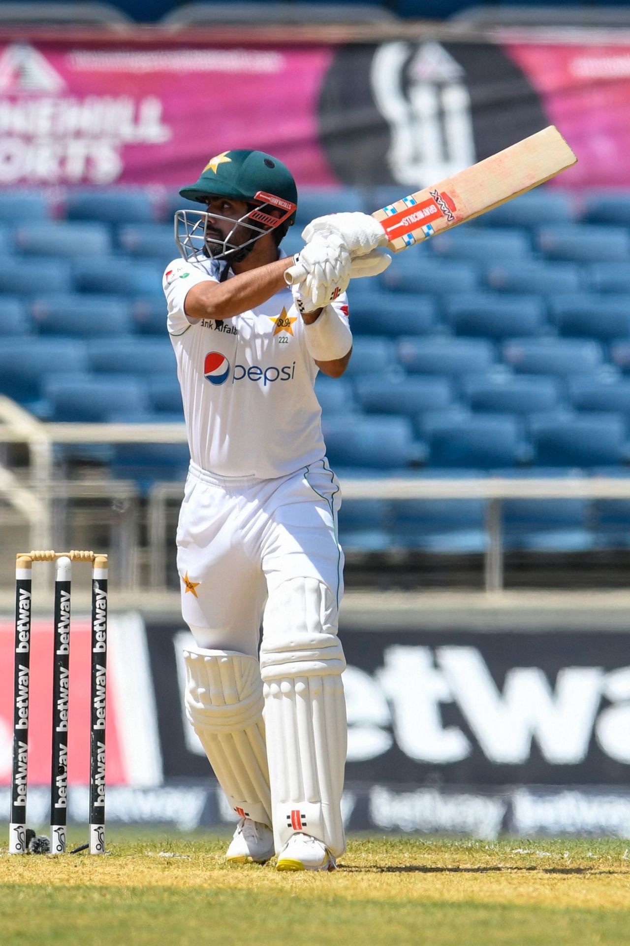 Babar Azma latches on to a short one, West Indies vs Pakistan, 2nd Test, Jamaica, 1st day, August 20, 2021