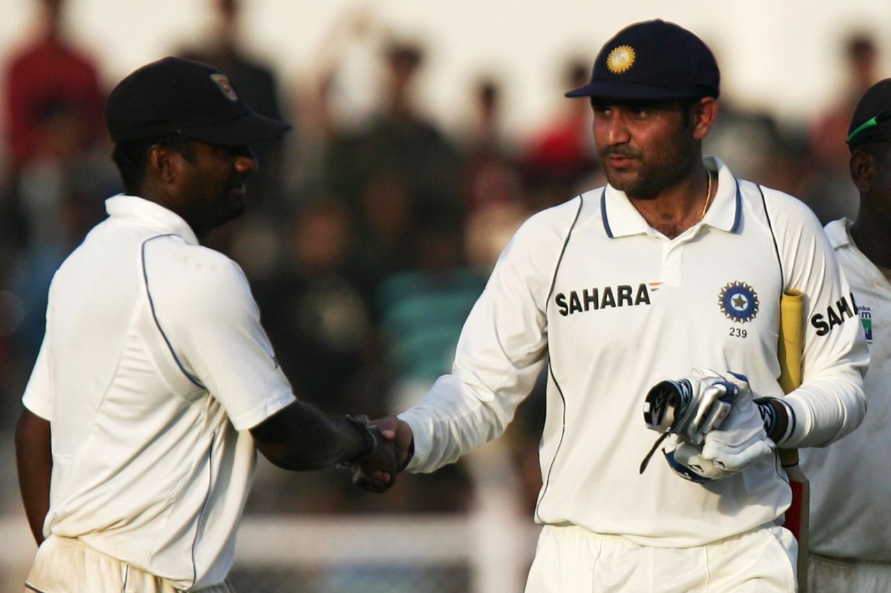 Muthiah Muralidaran congratulates Virender Sehwag, India vs Sri Lanka, 3rd Test, Mumbai, 2nd day, December 3, 2009