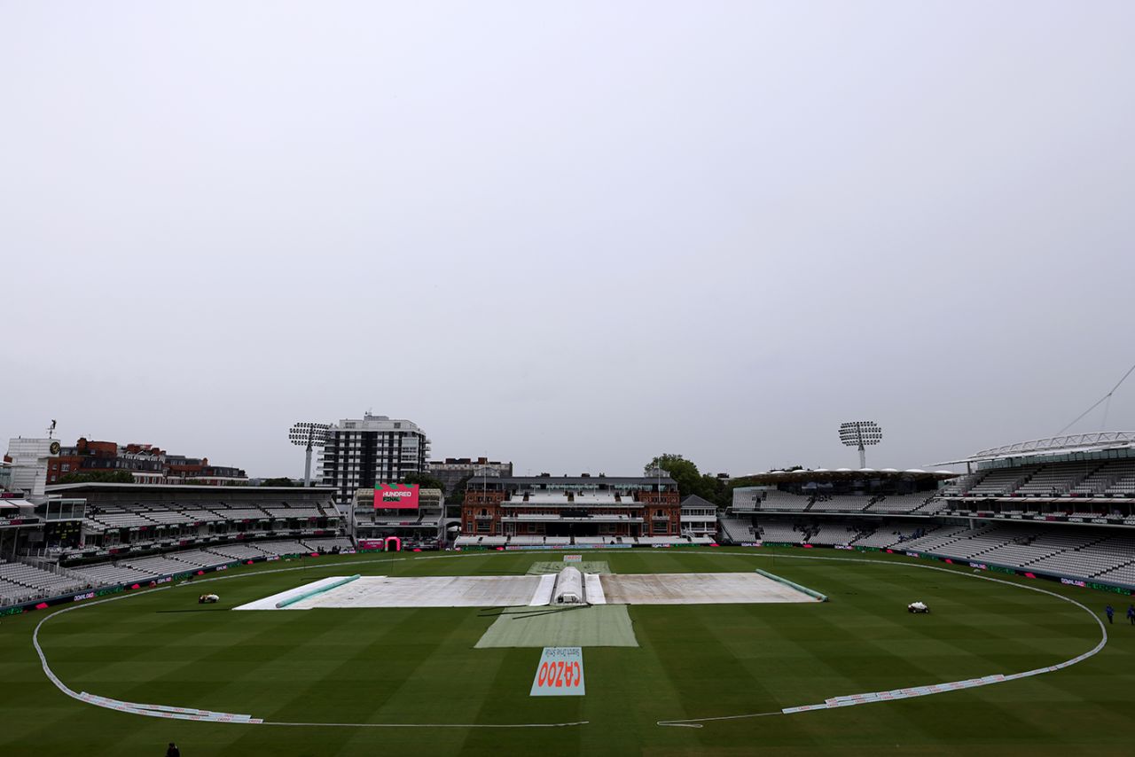 The covers were on ahead of Hundred Finals Day, Southern Brave vs Oval Invincibles, Women's Hundred final, Lord's, August 21, 2021