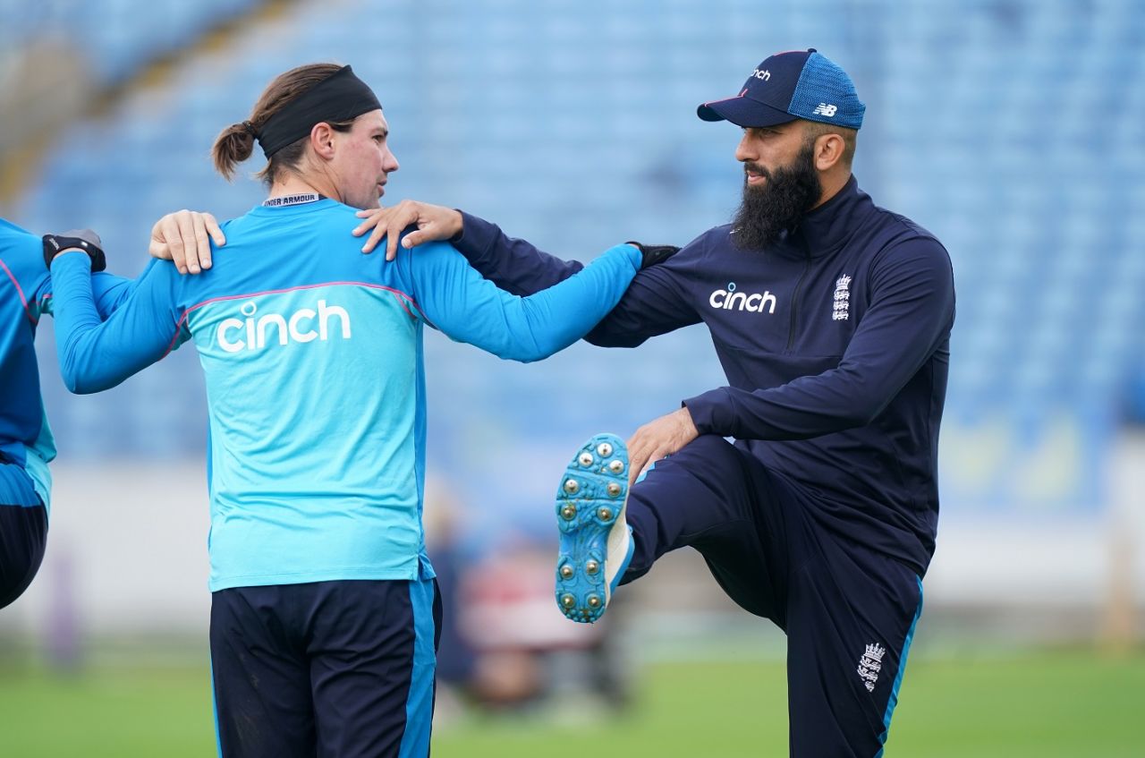 Rory Burns and Moeen Ali engage in some stretching, Headingley, August 23, 2021