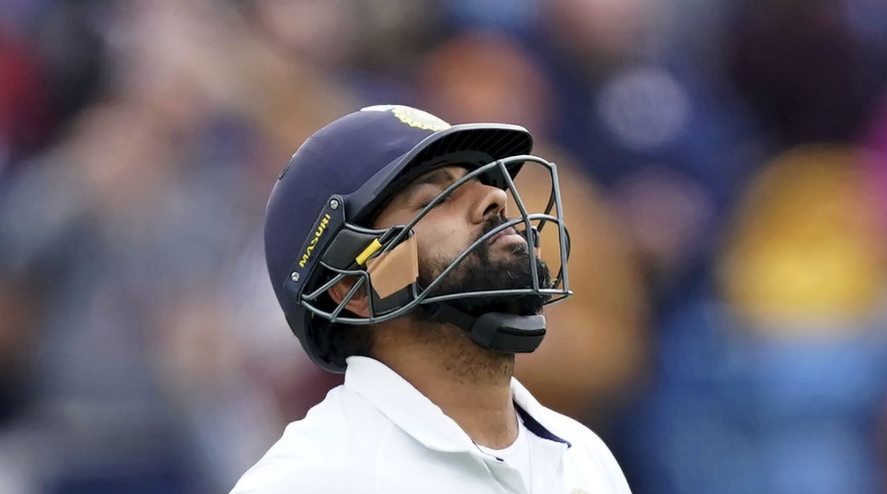 Rohit Sharma is disappointed after his dismissal, England vs India, 3rd Test, Leeds, 3rd day, August 27, 2021
