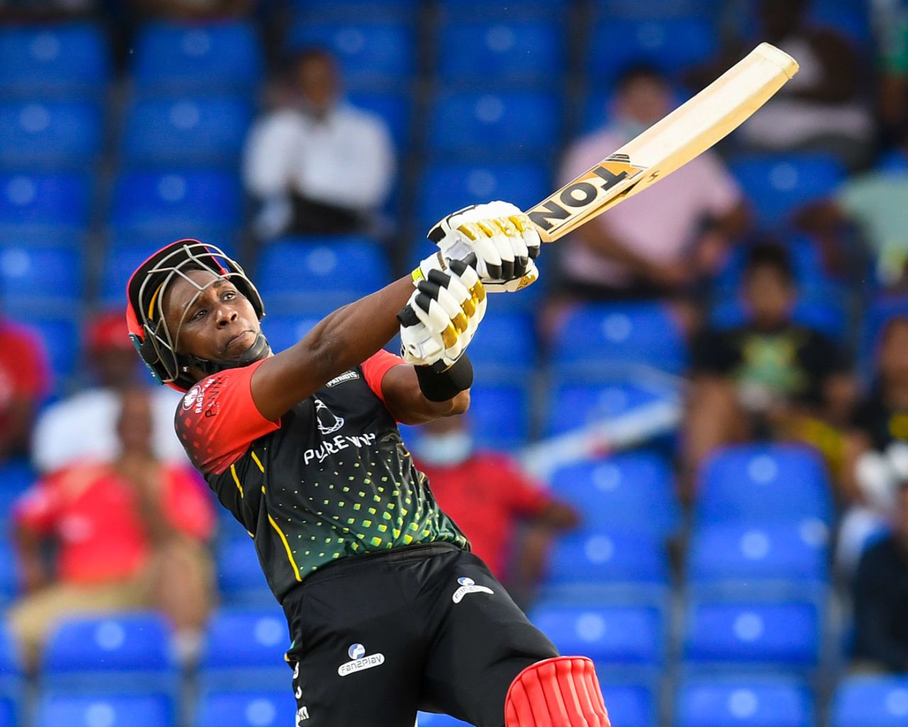 Dwayne Bravo swings hard, Guyana Amazon Warriors vs St Kitts and Nevis Patriots, CPL 2021, Basseterre, August 29, 2021
