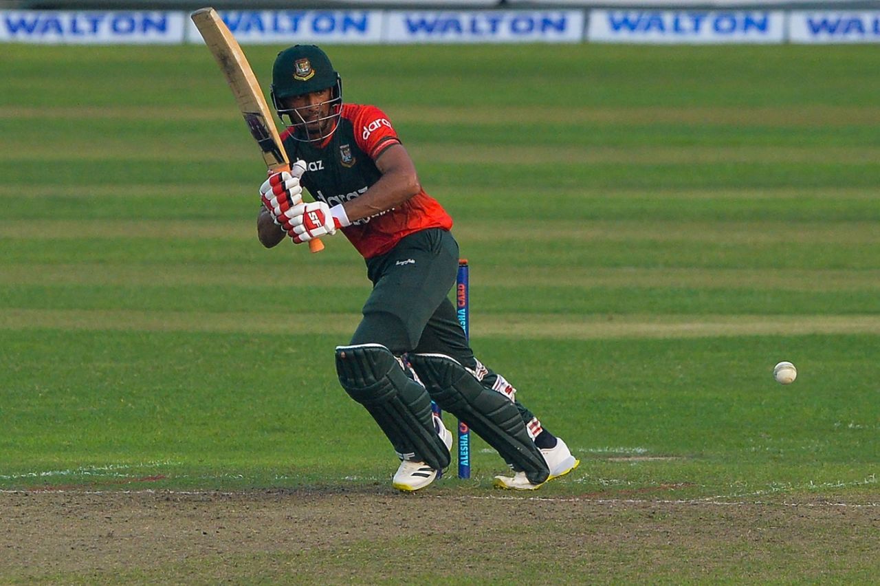 Mahmudullah flicks one on the way to his unbeaten 37, Bangladesh vs New Zealand, 2nd T20I, Dhaka, September 3, 2021