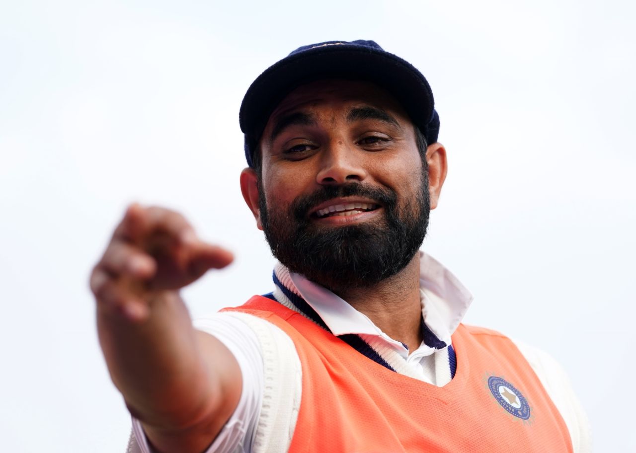 Mohammed Shami has some fun on the sidelines of the Test, England vs India, 4th Test, The Oval, London, 2nd day, September 3, 2021