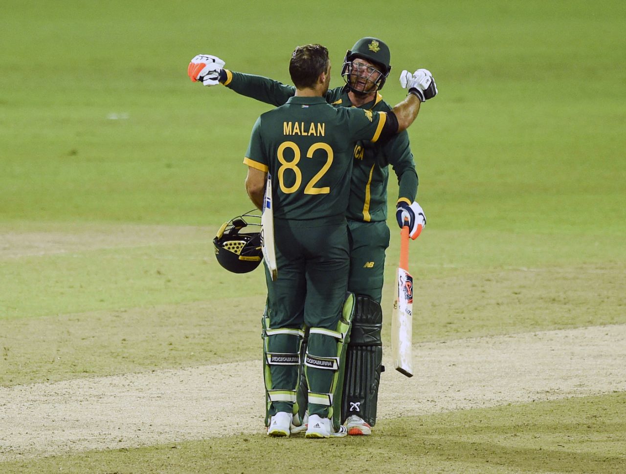 Janneman Malan gets a big hug from Heinrich Klaasen for scoring a century, Sri Lanka vs South Africa, 2nd ODI, Colombo, September 4, 2021