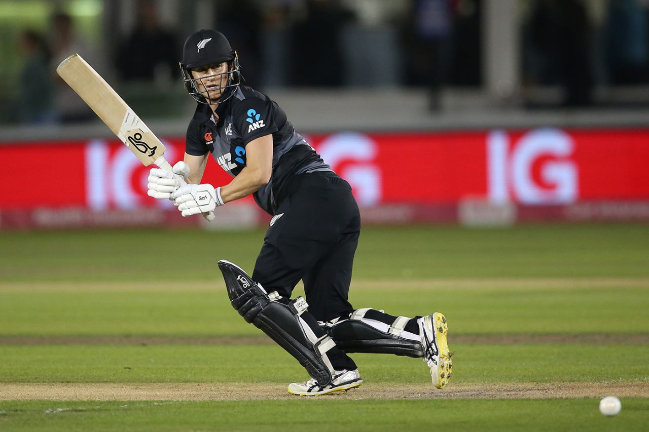 Sophie Devine got the reply off to a good start, England vs New Zealand, 2nd women's T20I, Hove, September 4, 2021