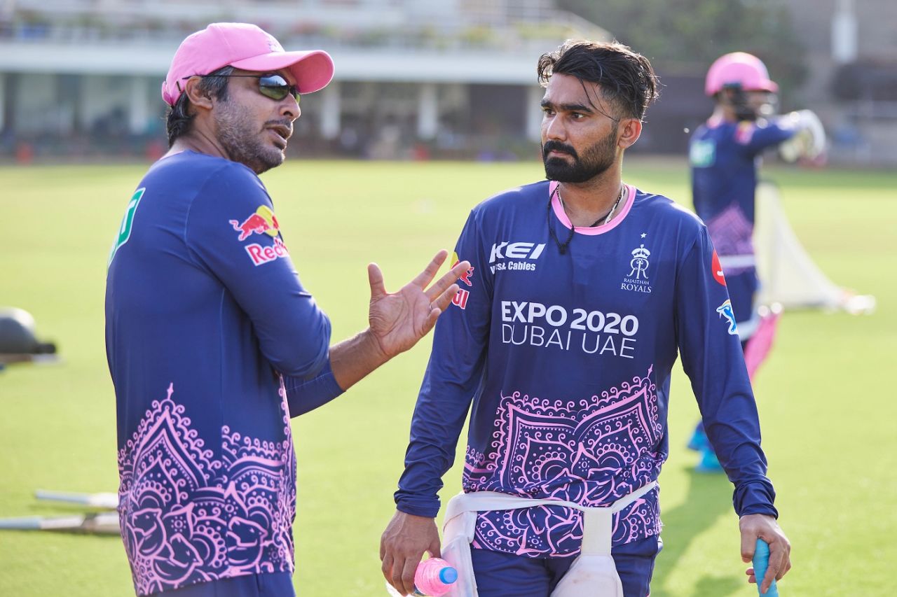 Rahul Tewatia has a chat with Rajasthan Royals' director of cricket Kumar Sangakkara