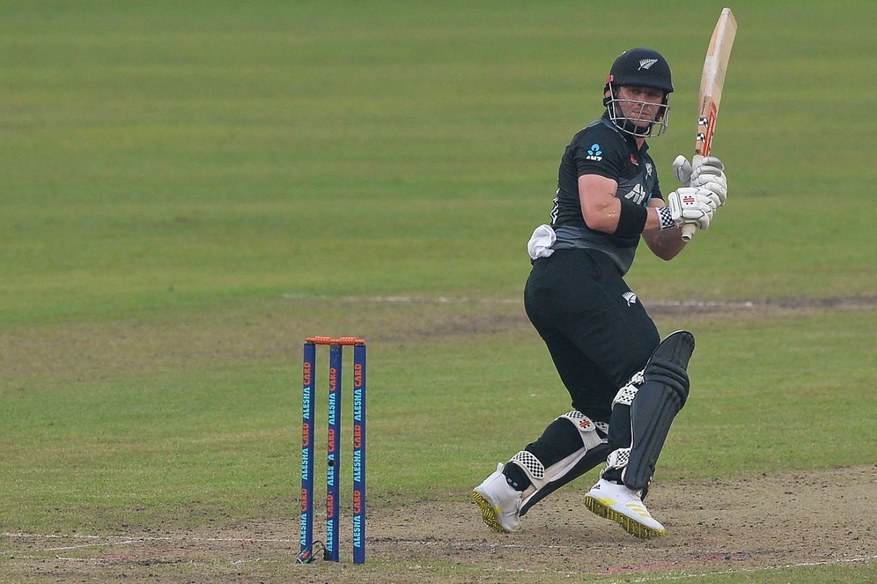 Henry Nicholls helps one away, Bangladesh vs New Zealand, 1st T20I, Dhaka, September 5, 2021