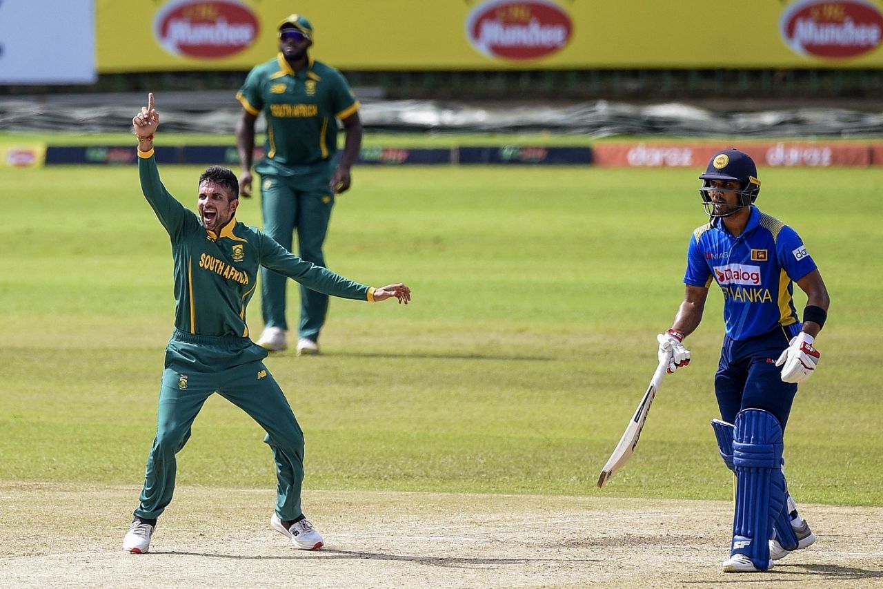 Keshav Maharaj appeals, Sri Lanka vs South Africa, 3rd ODI, Colombo, September 7, 2021