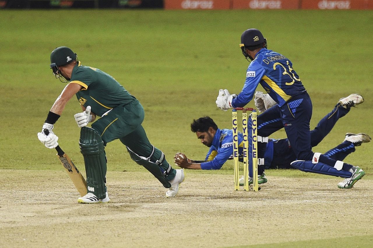 Dhananjaya de Silva hangs onto a sharp catch to dismiss Aiden Markram, Sri Lanka vs South Africa, 3rd ODI, Colombo, September 7, 2021