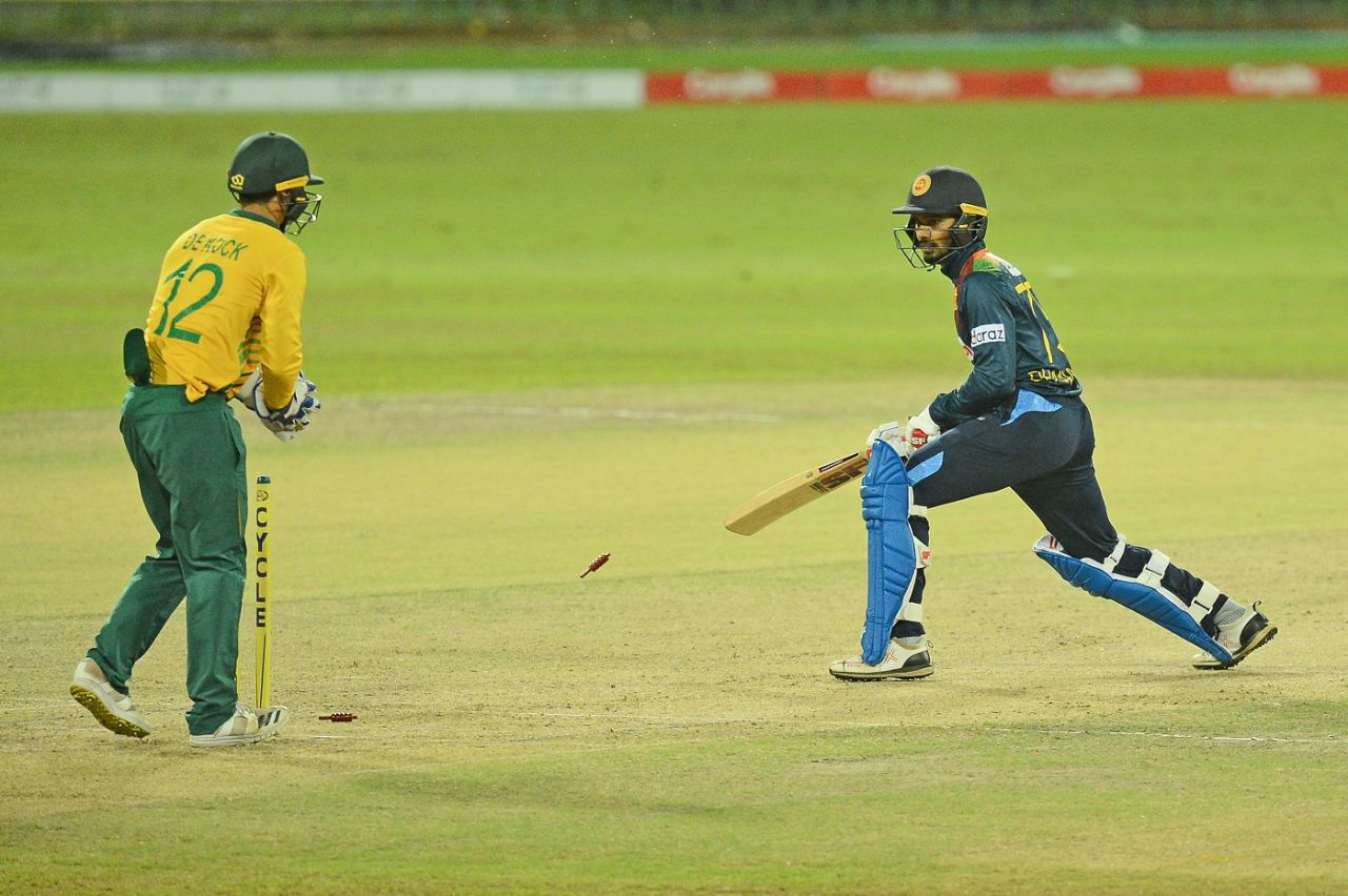 Quinton de Kock catches Dhananjaya de Silva short, Sri Lanka vs South Africa, 3rd T20I, Colombo, September 14, 2021