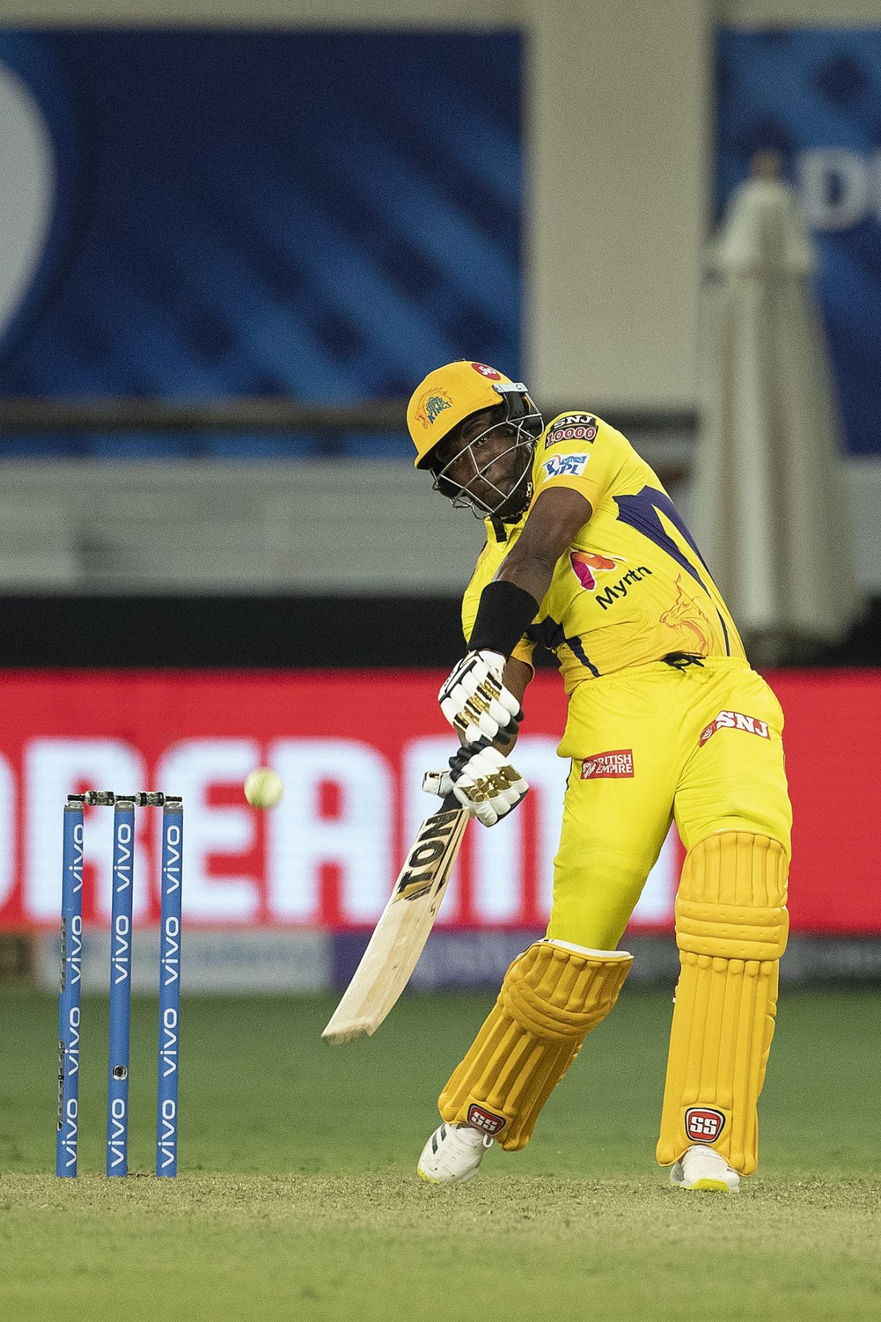 Dwayne Bravo shapes to go inside out, Chennai Super Kings vs Mumbai Indians, IPL 2021, Dubai, September 19, 2021