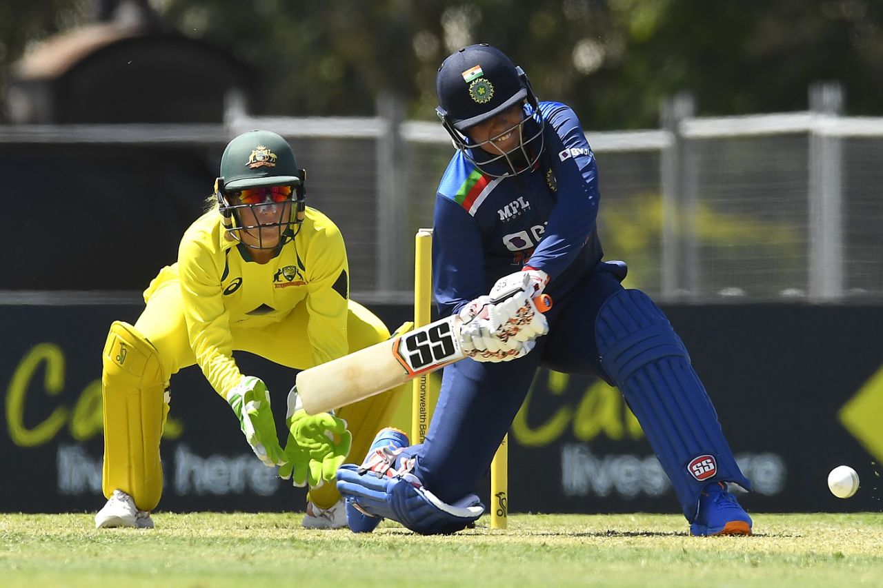 Richa Ghosh goes down on a leg to loft one over midwicket, Australia vs India, 1st Women's ODI, Mackay, September 21, 2021