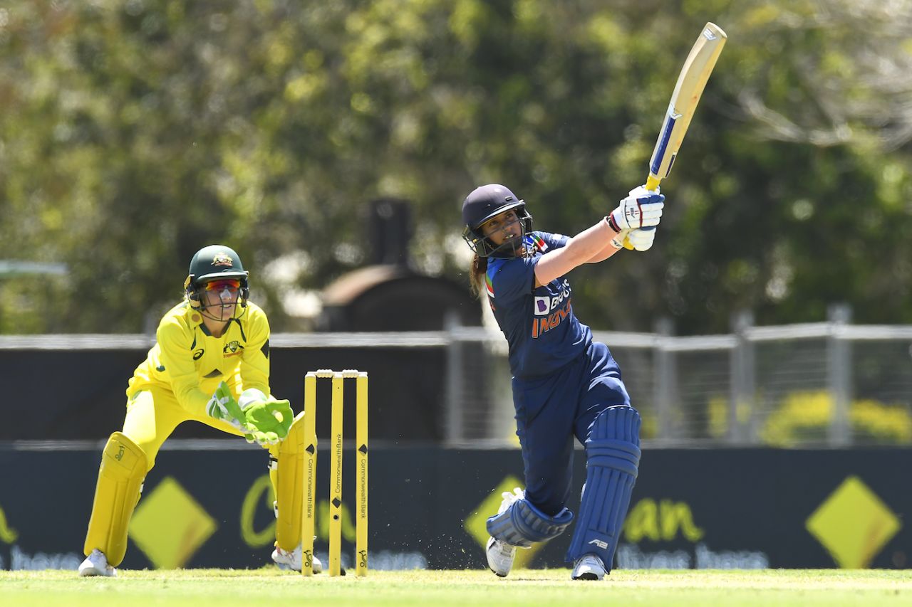 Mithali Raj goes aerial during her half-century, Australia vs India, 1st Women's ODI, Mackay, September 21, 2021