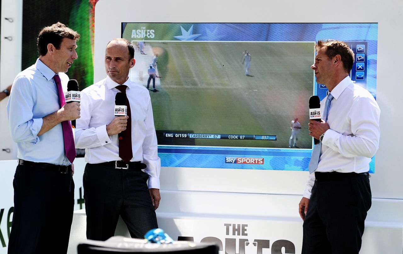 Michael Atherton, Nasser Hussain and Ian Ward at a Sky Sports analysis show, Brisbane, November 21, 2013