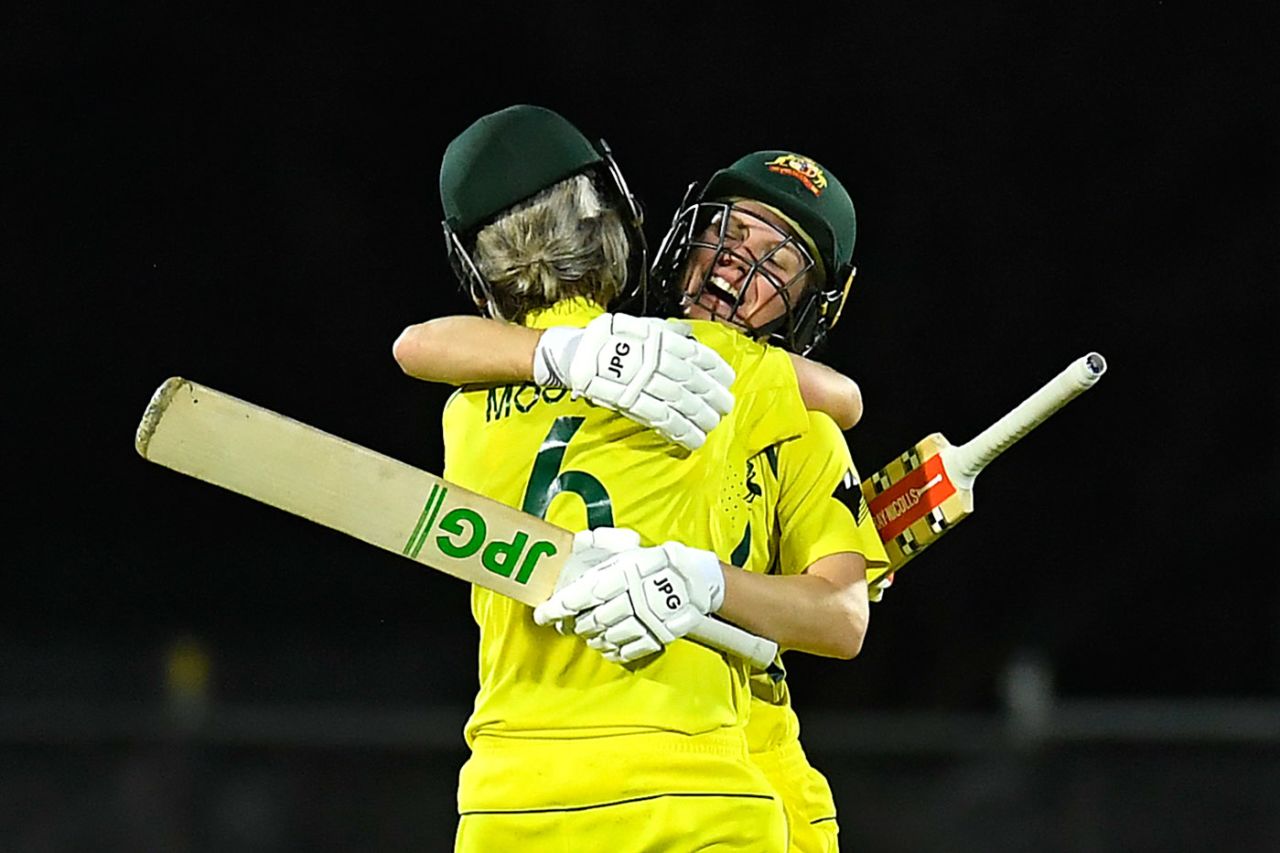Beth Mooney and Nicola Carey embrace after an extraordinary finish, Australia Women vs India Women, 2nd ODI, Mackay, September 24, 2021