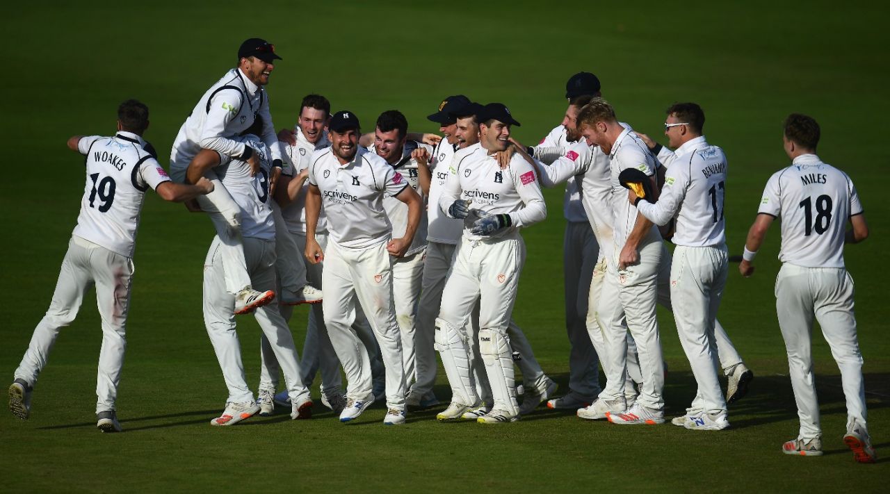 Warwickshire begin their celebrations after sealing the County Championship, Warwickshire vs Somerset, Edgbaston, County Championship Division One, September 24, 2021