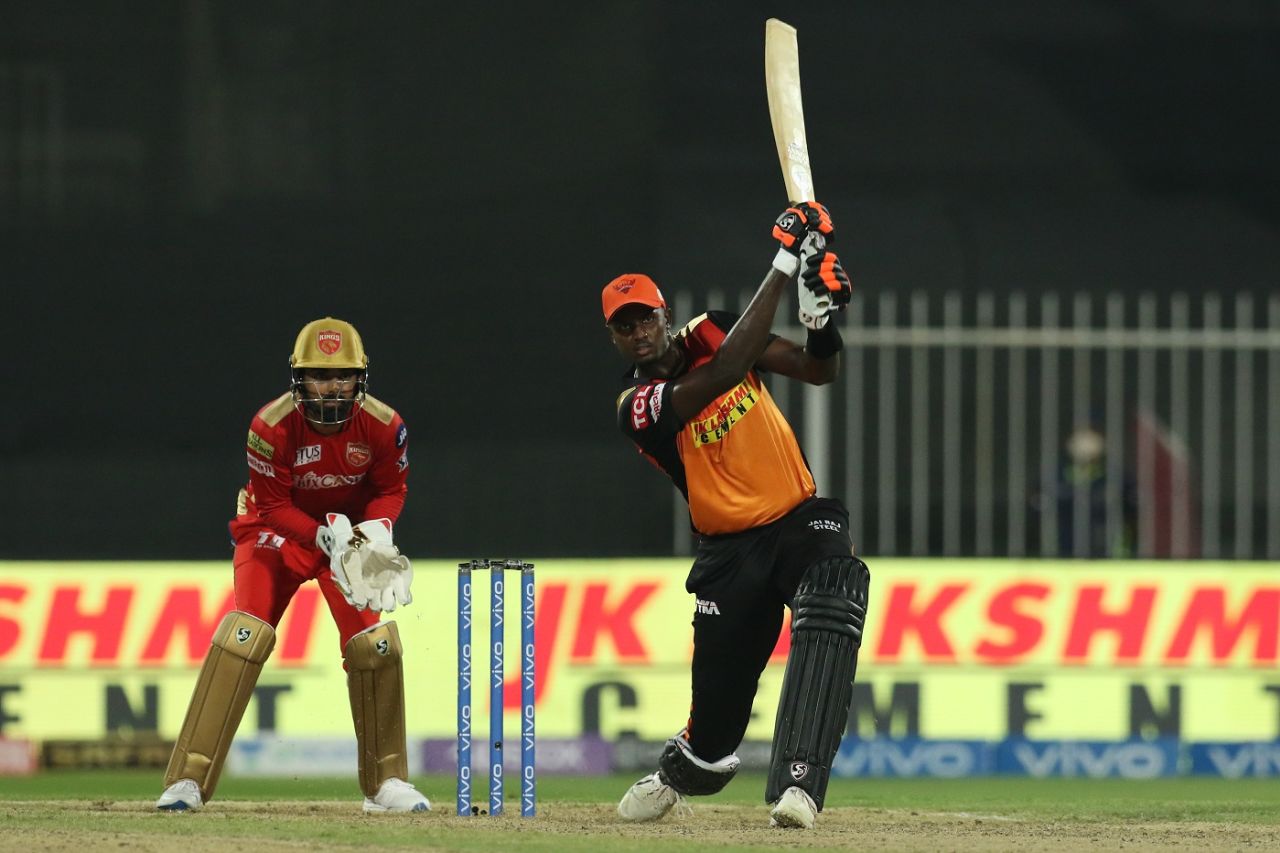 Jason Holder launches one down the ground, Sunrisers Hyderabad vs Punjab Kings, IPL 2021, Sharjah, September 25, 2021