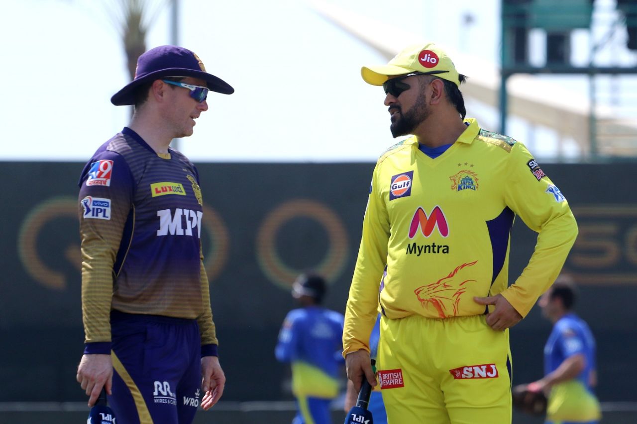 Eoin Morgan and MS Dhoni have a chat at the toss, Chennai Super Kings vs Kolkata Knight Riders, Abu Dhabi, IPL 2021, September 26, 2021