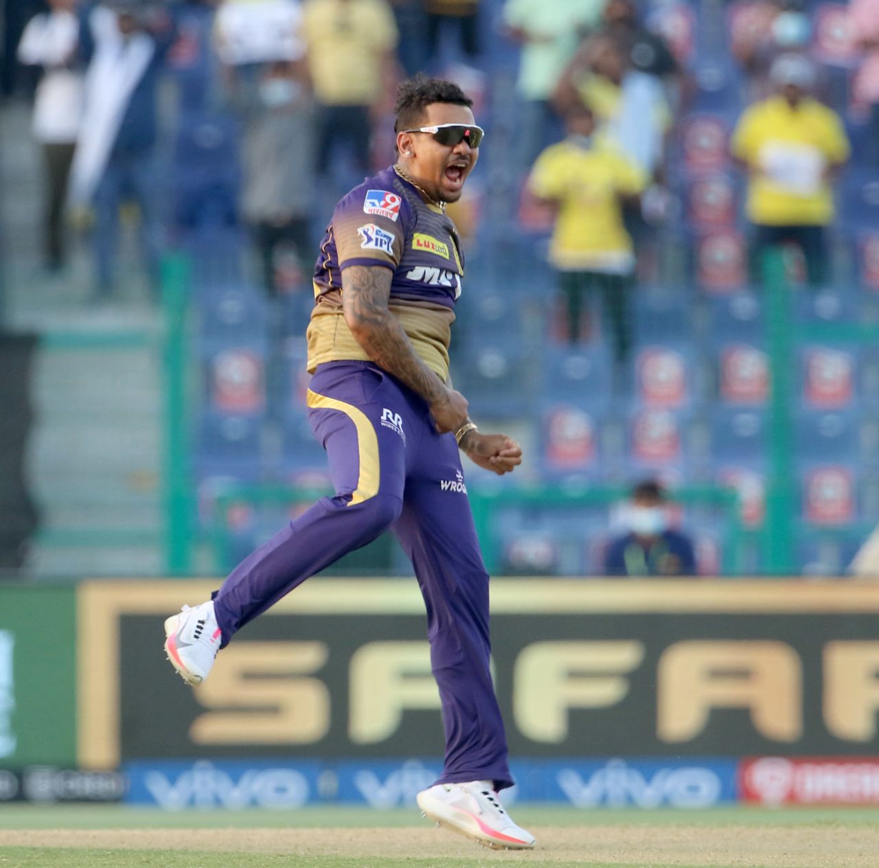 Sunil Narine took the game to the last ball with two wickets in the final over, Chennai Super Kings vs Kolkata Knight Riders, IPL 2021, Abu Dhabi, September 26, 2021