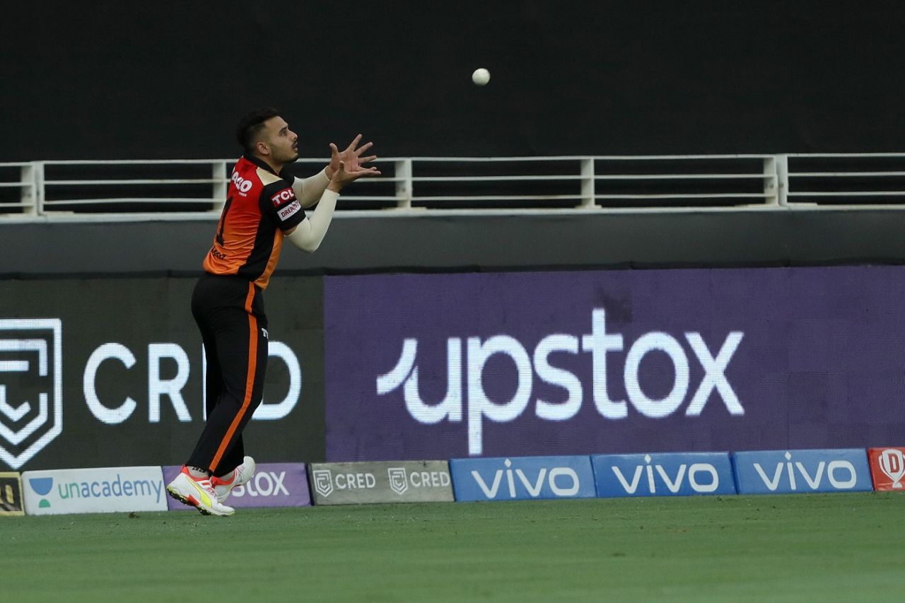 Eyes on the ball as Abdul Samad prepares to hold a catch on the boundary, Rajasthan Royals vs Sunrisers Hyderabad, Dubai, IPL 2021, September 27, 2021