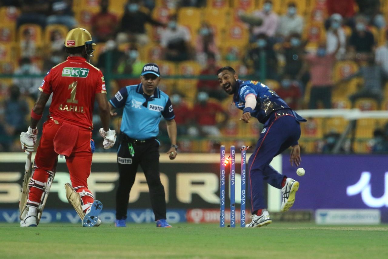 Krunal Pandya appeals for a run-out after the ball deflected off non-striker KL Rahul to him - he later withdrew the appeal, Mumbai Indians vs Punjab Kings, IPL 2021, Abu Dhabi, September 28, 2021