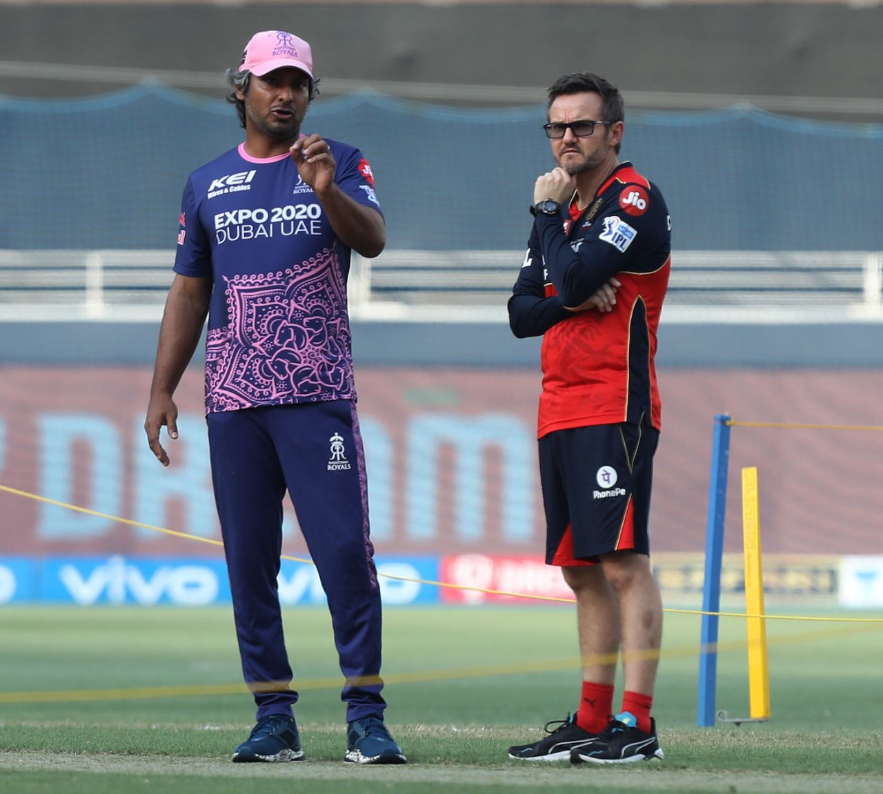 Kumar Sangakkara and Mike Hesson have a chat before the match, Rajasthan Royals vs Royal Challengers Bangalore, IPL 2021, September 29, 2021