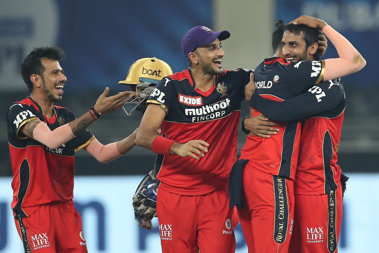 The Royal Challengers Bangalore players congratulate Shahbaz Ahmed, Rajasthan Royals vs Royal Challengers Bangalore, Dubai, IPL 2021, September 29, 2021