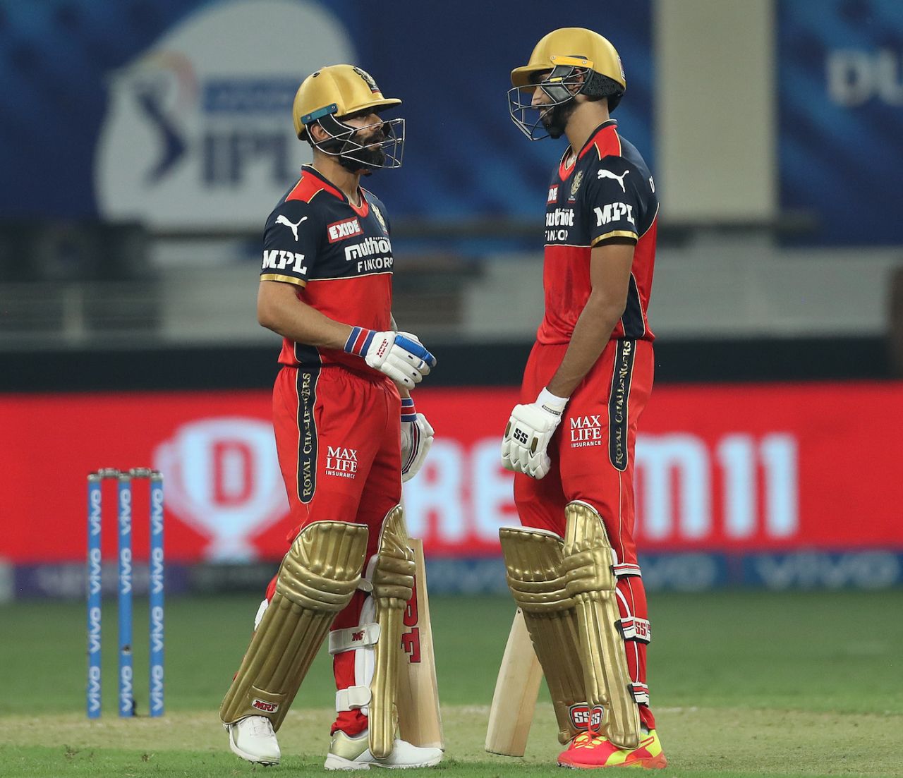 Virat Kohli and Devdutt Padikkal have a mid-pitch conference, Rajasthan Royals vs Royal Challengers Bangalore, IPL 2021, September 29, 2021