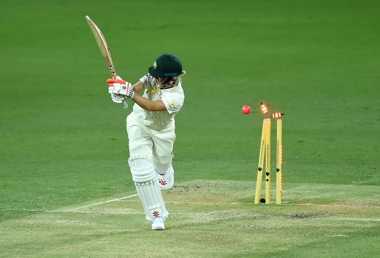Beth Mooney was bowled by Jhulan Goswami, Australia Women vs India Women, Only Test, Day 3, Carrara, October 2, 2021