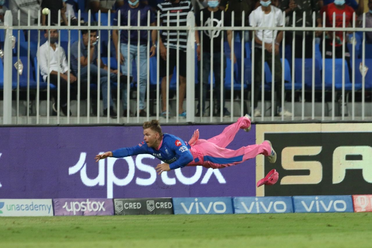 Glenn Phillips takes flight, Kolkata Knight Riders vs Rajasthan Royals, IPL 2021, Sharjah, October 7, 2021