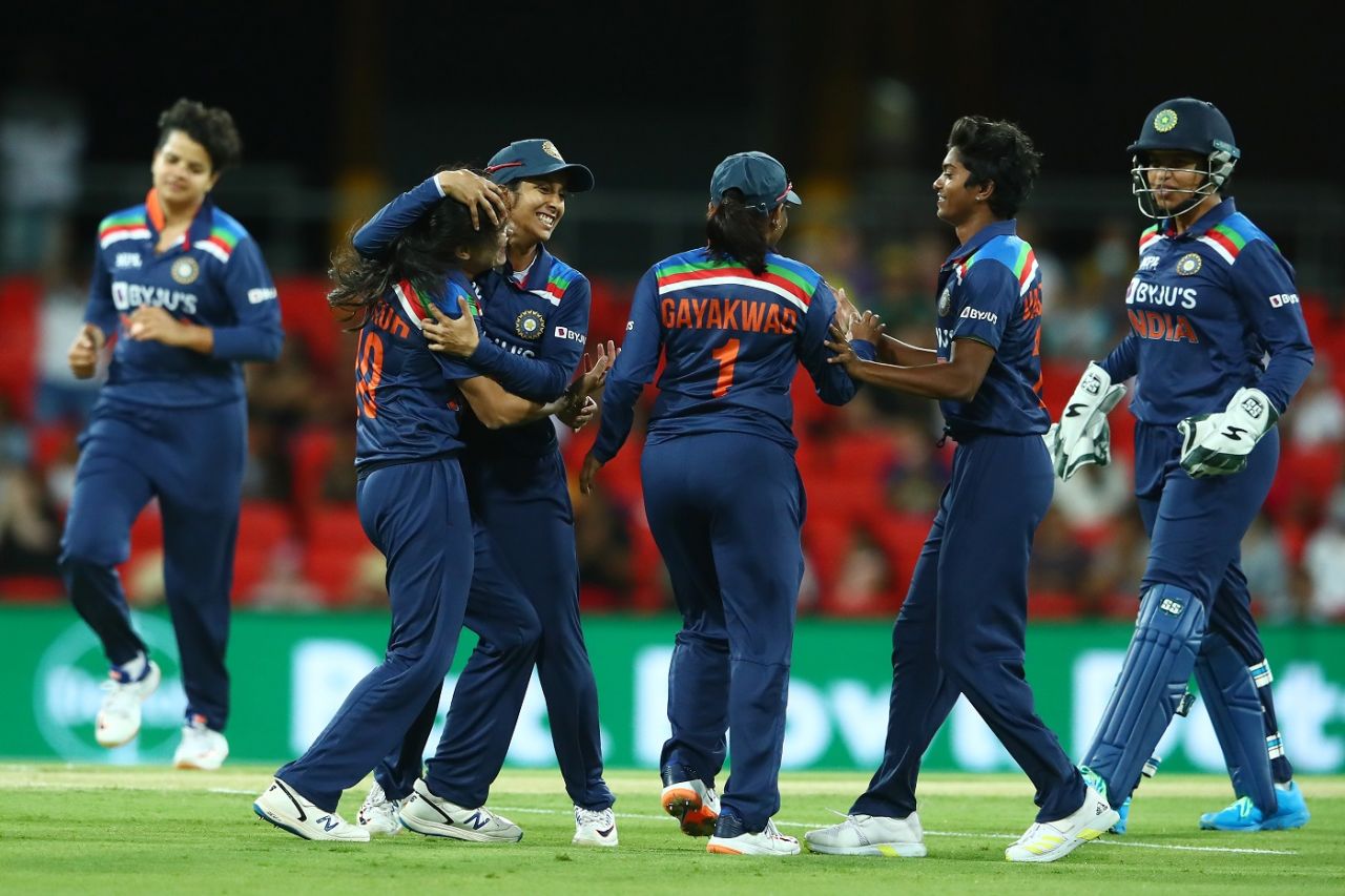 The Indian players celebrate a wicket, Australia vs India, 3rd women's T20I, Carrara, October 10, 2021