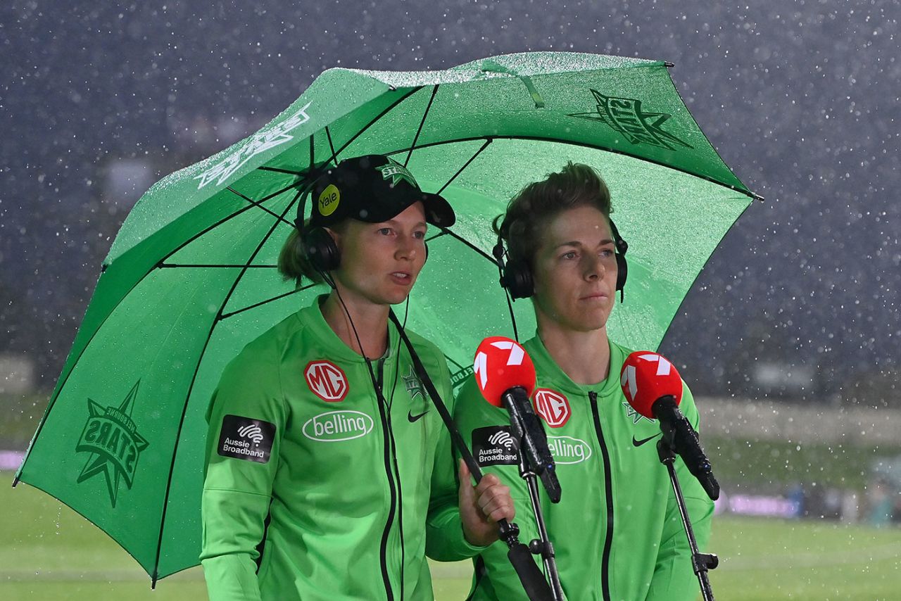 Meg Lanning and Elyse Villani talk to the broadcasters, Sydney Sixers vs Melbourne Stars, WBBL, Hobart, October 14, 2021