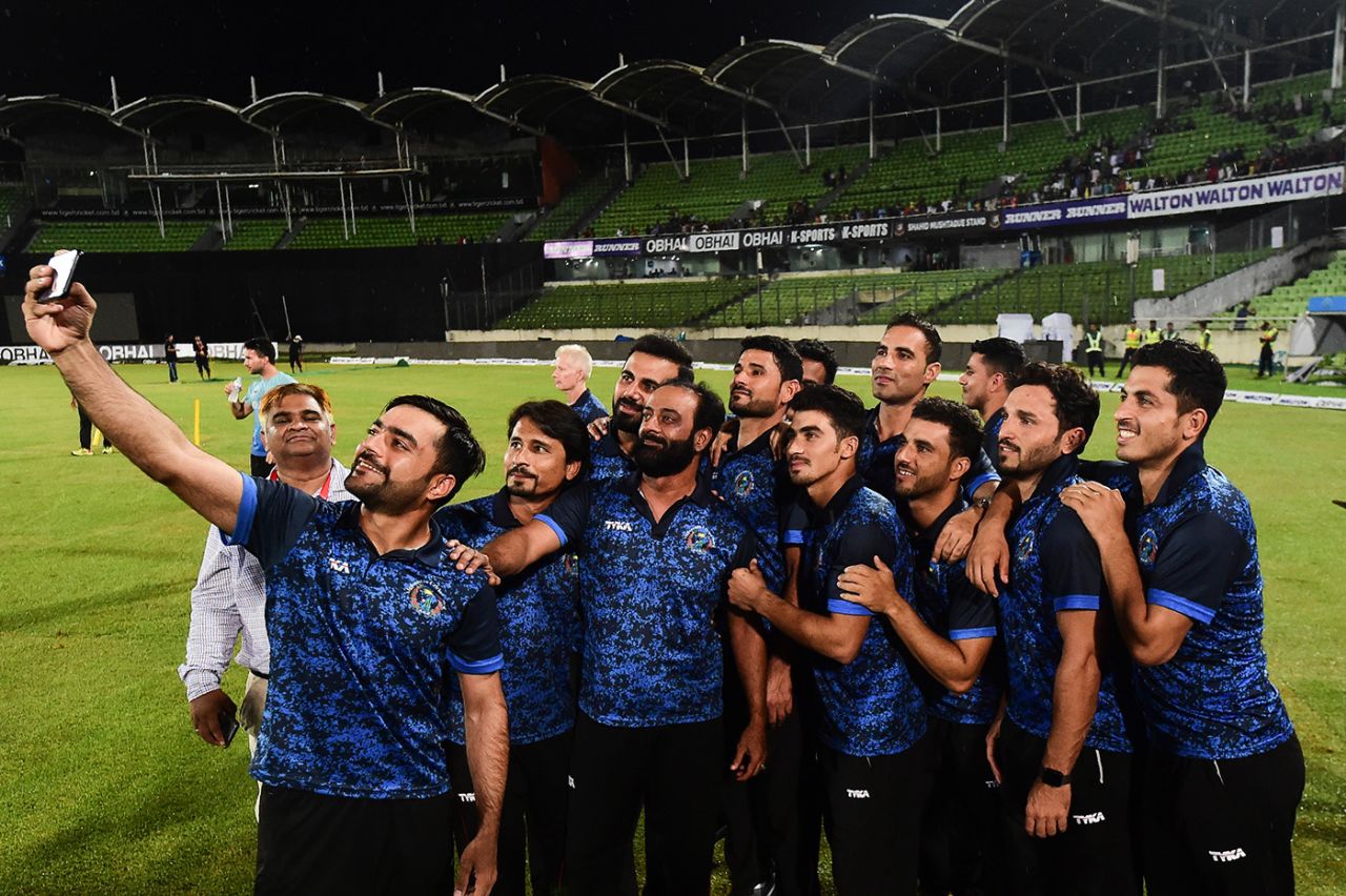 Rashid Khan takes a selfie with his team-mates, Bangladesh T20I tri-series, Mirpur, September 24, 2019