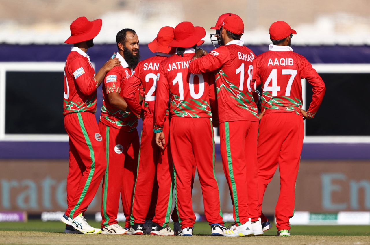 Zeeshan Maqsood picked up three wickets in the 16th over of the PNG innings, Oman vs Papua New Guinea, T20 World Cup, Muscat, October 17, 2021
