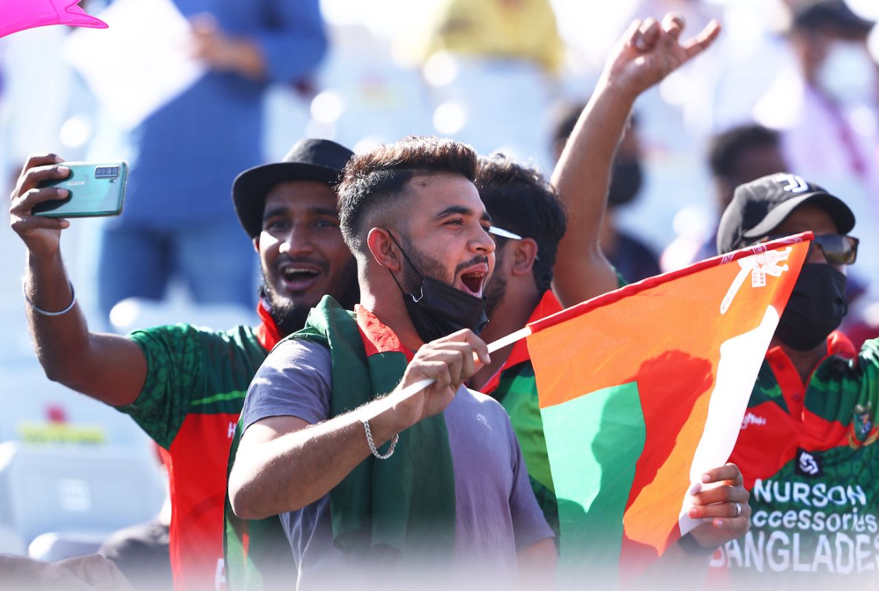 Oman fans attend the opening game, Oman vs Papua New Guinea, T20 World Cup, Muscat, October 17, 2021