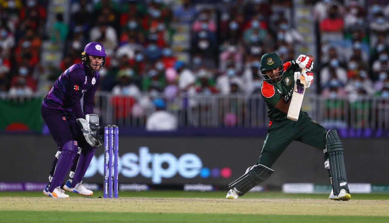 Mahmudllah punches one to the off side, Bangladesh vs Scotland, T20 World Cup, Muscat, October 17, 2021