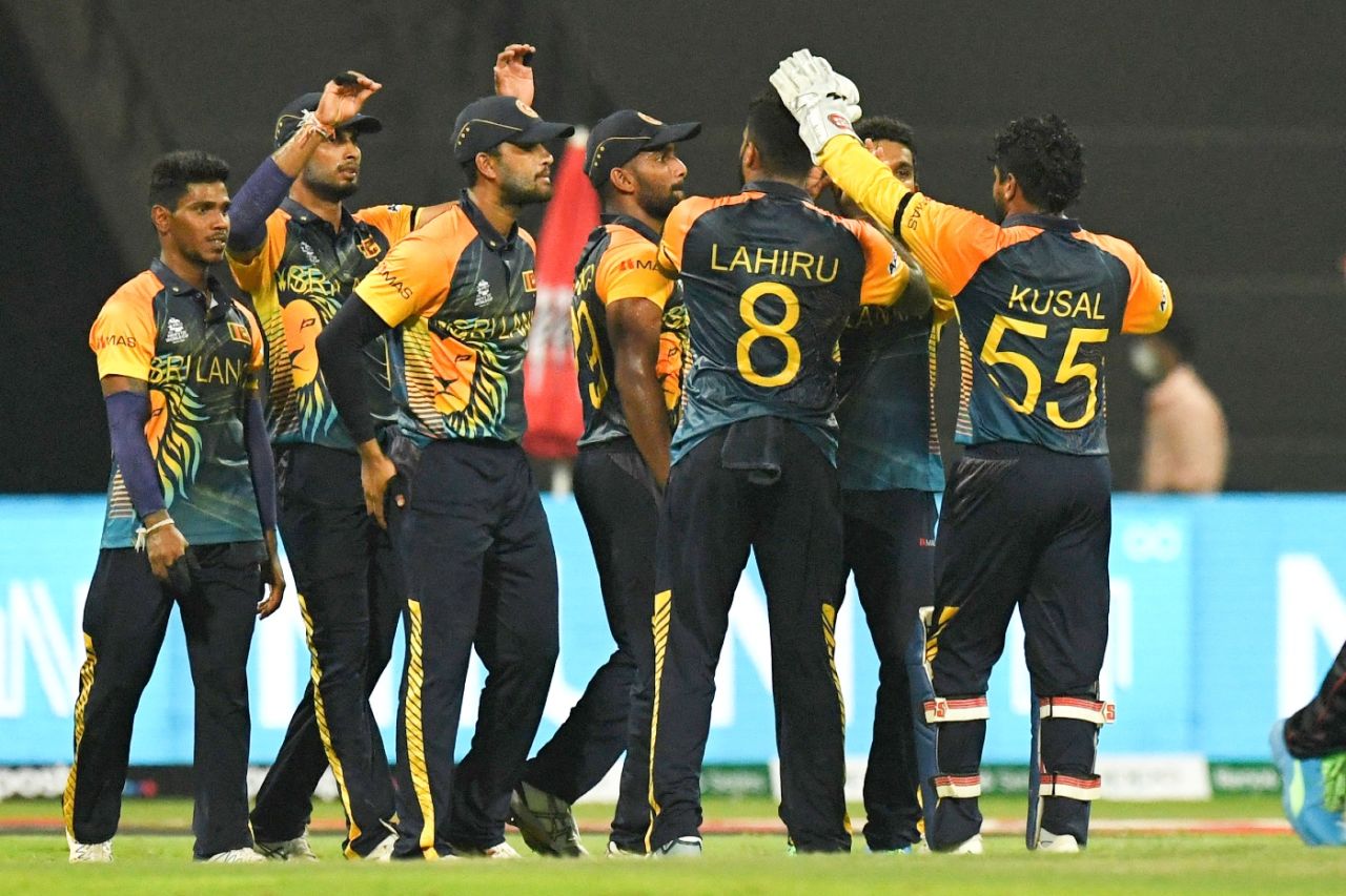 The Sri Lanka players celebrate a wicket, T20 World Cup 2021, 1st round Group A, Abu Dhabi, October 18, 2021
