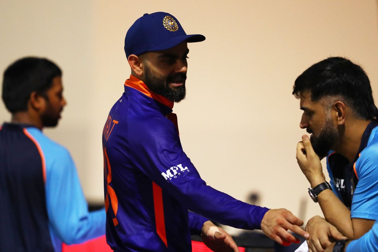 Virat Kohli has a chat with India's mentor MS Dhoni, England vs India, Men's T20 World Cup 2021, warm-up game, Dubai, October 18, 2021