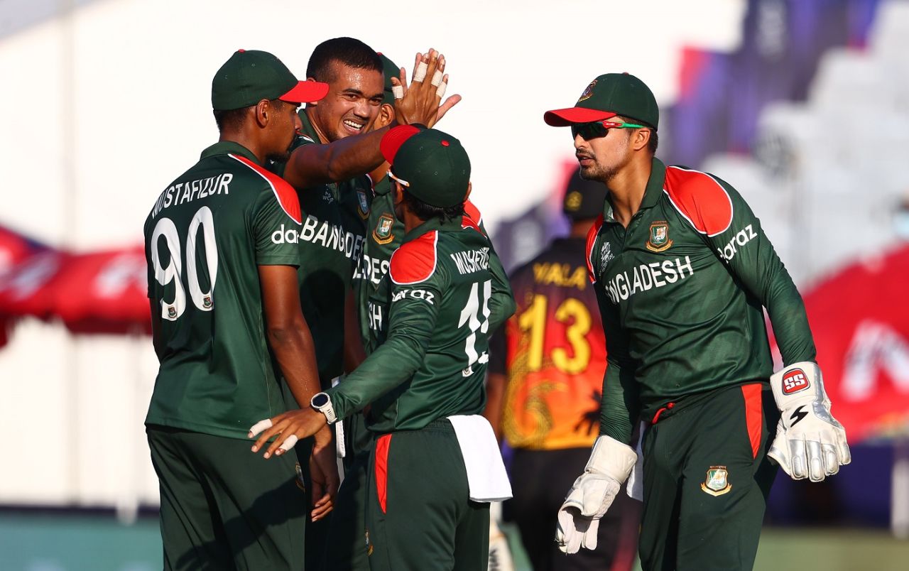 Taskin Ahmed celebrates a wicket, Bangladesh vs PNG, T20 World Cup, Al Amerat, October 21, 2021