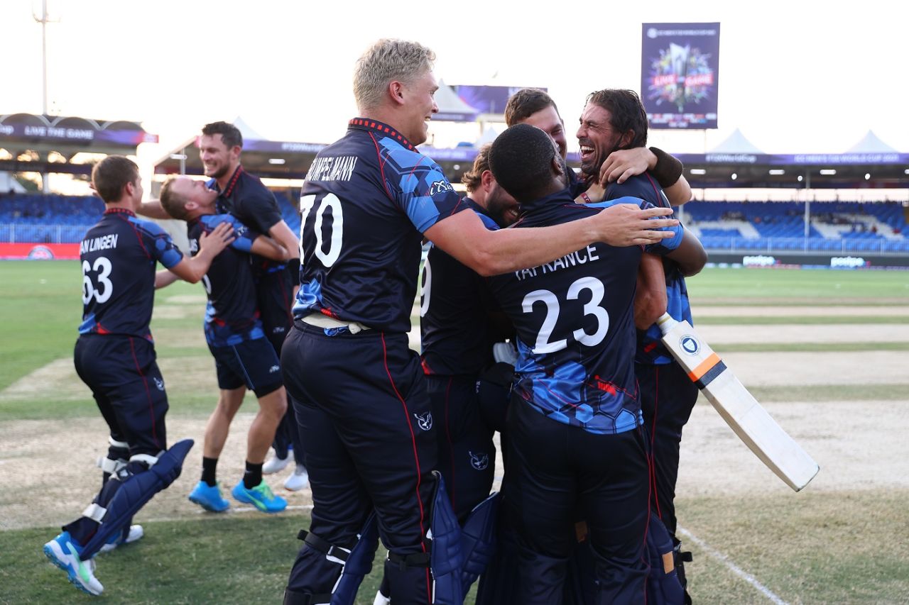David Wiese is congratulated by his team-mates, Ireland vs Namibia, T20 World Cup, Sharjah, October 22, 2021