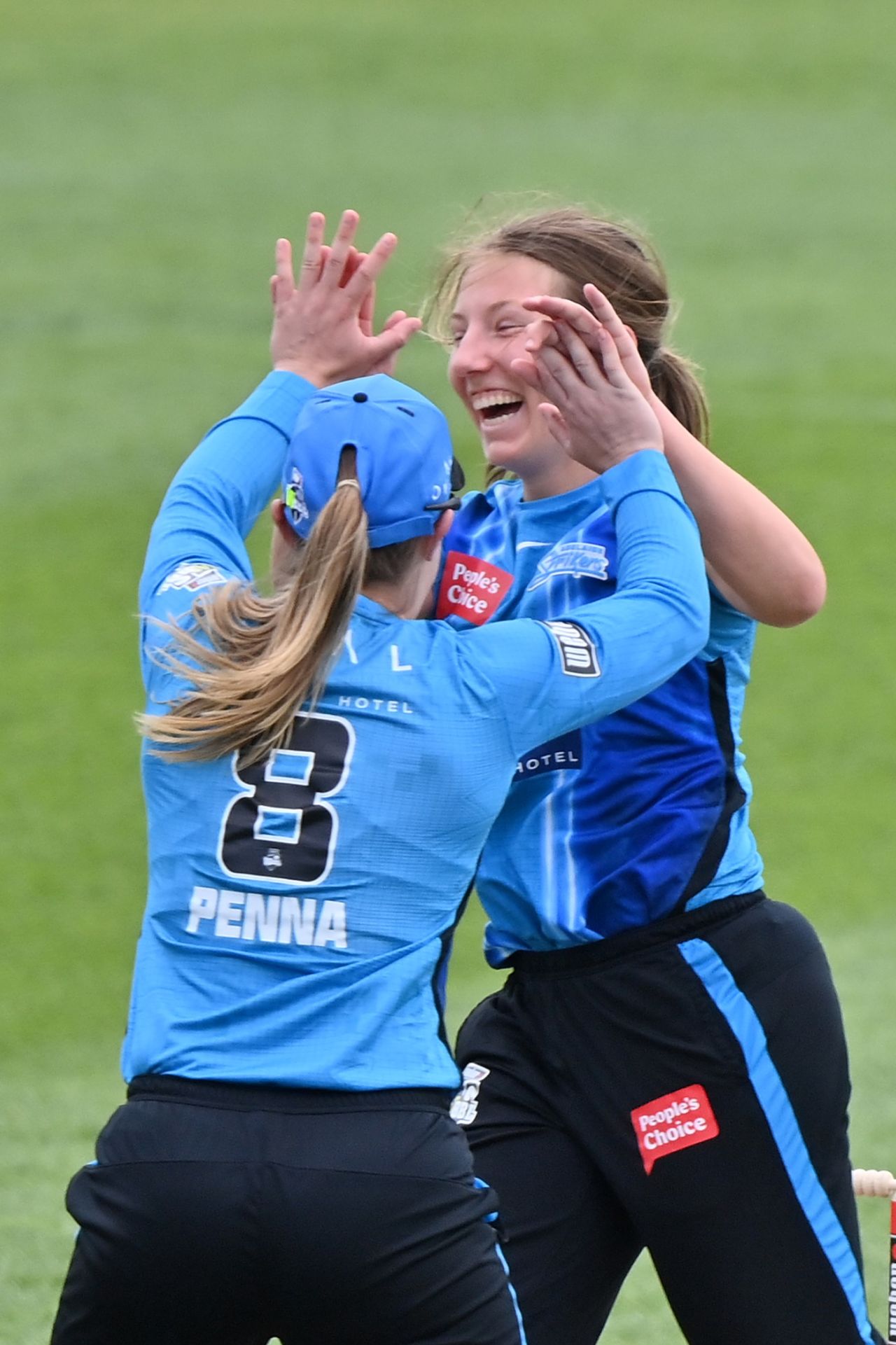Darcie Brown celebrates a hat-trick in the WBBL, Brisbane Heat vs Adelaide Strikers, WBBL, Launceston, October 24, 2021