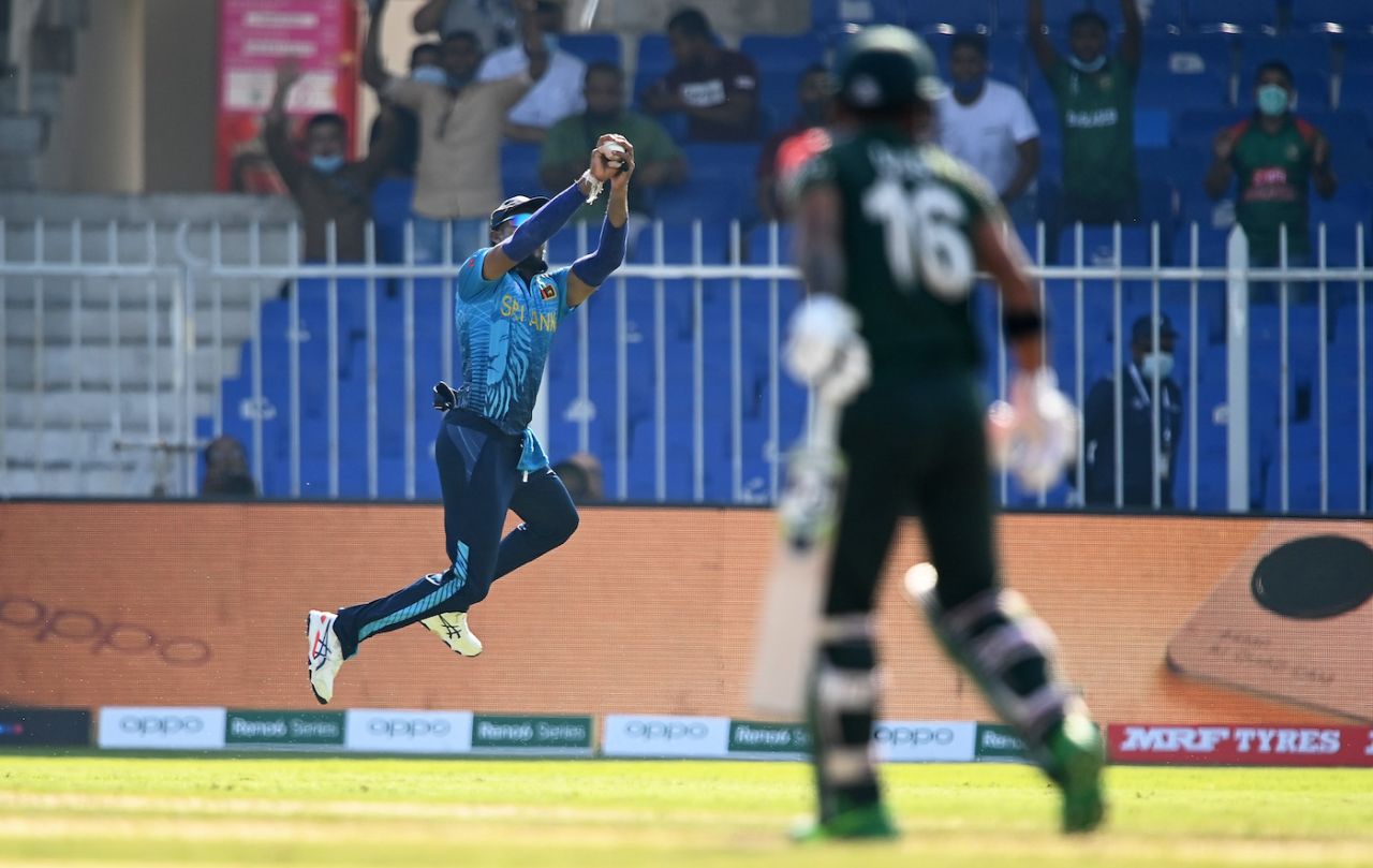 Dasun Shanaka takes a sharp catch at extra cover to send back Liton Das, Bangladesh vs Sri Lanka, T20 World Cup, Group 1, Sharjah, October 24, 2021