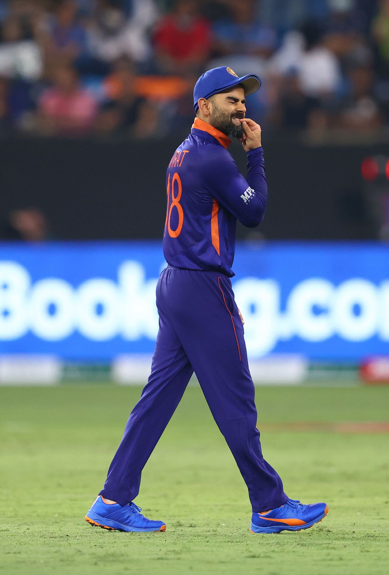 Virat Kohli reacts on the field during the Babar Azam-Mohammad Rizwan partnership, India vs Pakistan, T20 World Cup, Group 2, Dubai, October 24, 2021