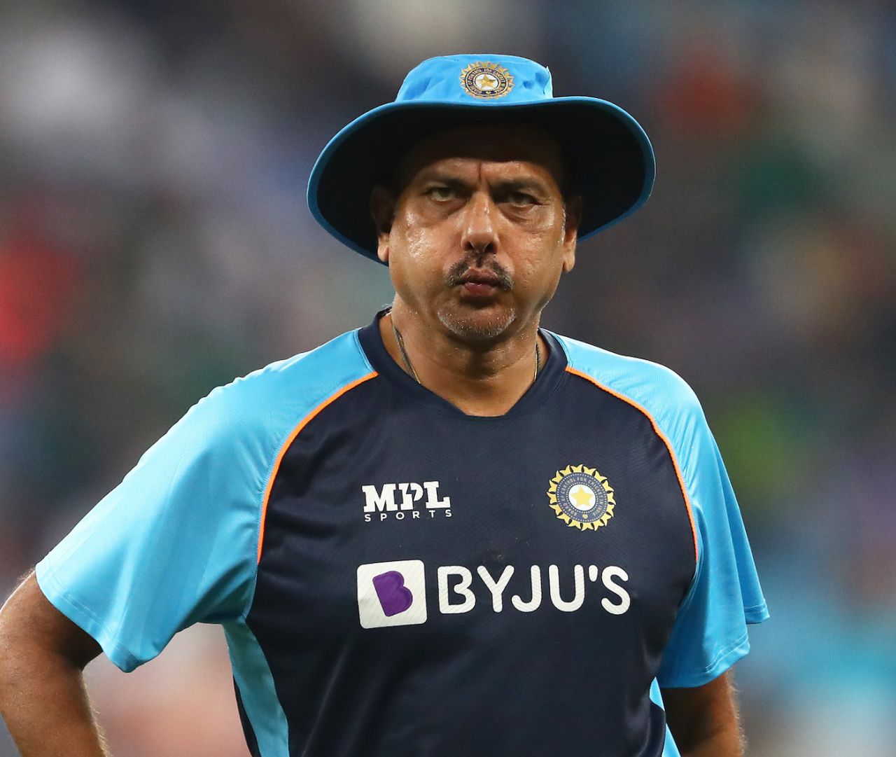 Ravi Shastri doesn't look pleased with the way things are going, India vs Pakistan, T20 World Cup, Group 2, Dubai, October 24, 2021