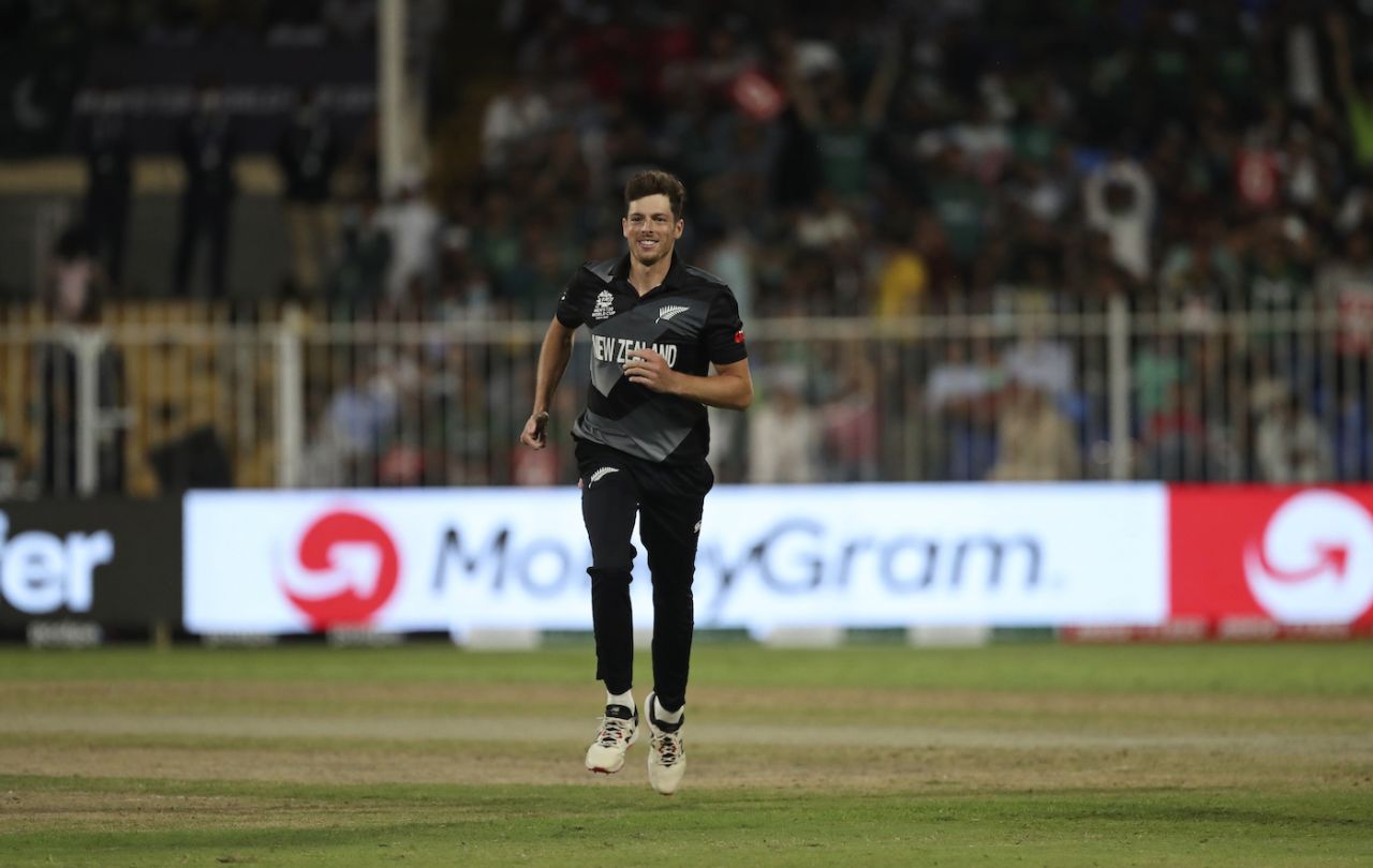 Mitchell Santner is all smiles after Devon Conway's stunning catch in the deep, Pakistan vs New Zealand, T20 World Cup 2021, Group 2, Sharjah, October 26, 2021