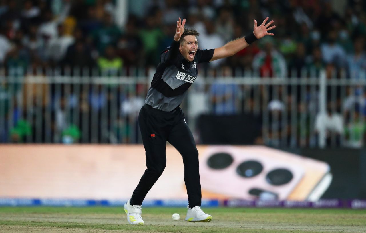 Tim Southee belts out an appeal, Pakistan vs New Zealand, T20 World Cup 2021, Group 2, Sharjah, October 26, 2021