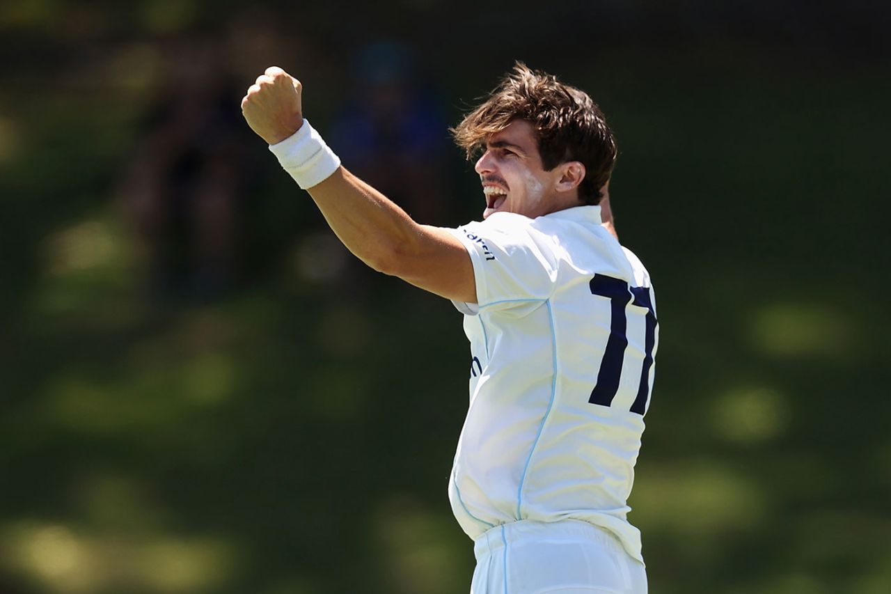 Sean Abbott made big inroads in the first session, New South Wales vs Victoria, Sheffield Shield, Drummoyne Oval, October 27, 2021
