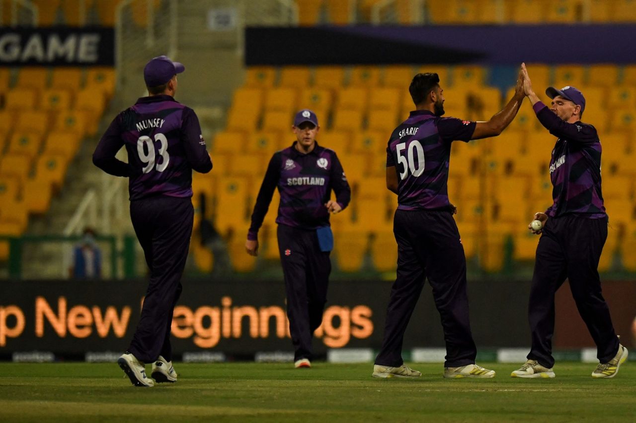 Safyaan Sharif celebrates after getting Michael van Ligen, Scotland vs Namibia, T20 World Cup 2021, Group 2, Abu Dhabi, October 27, 2021