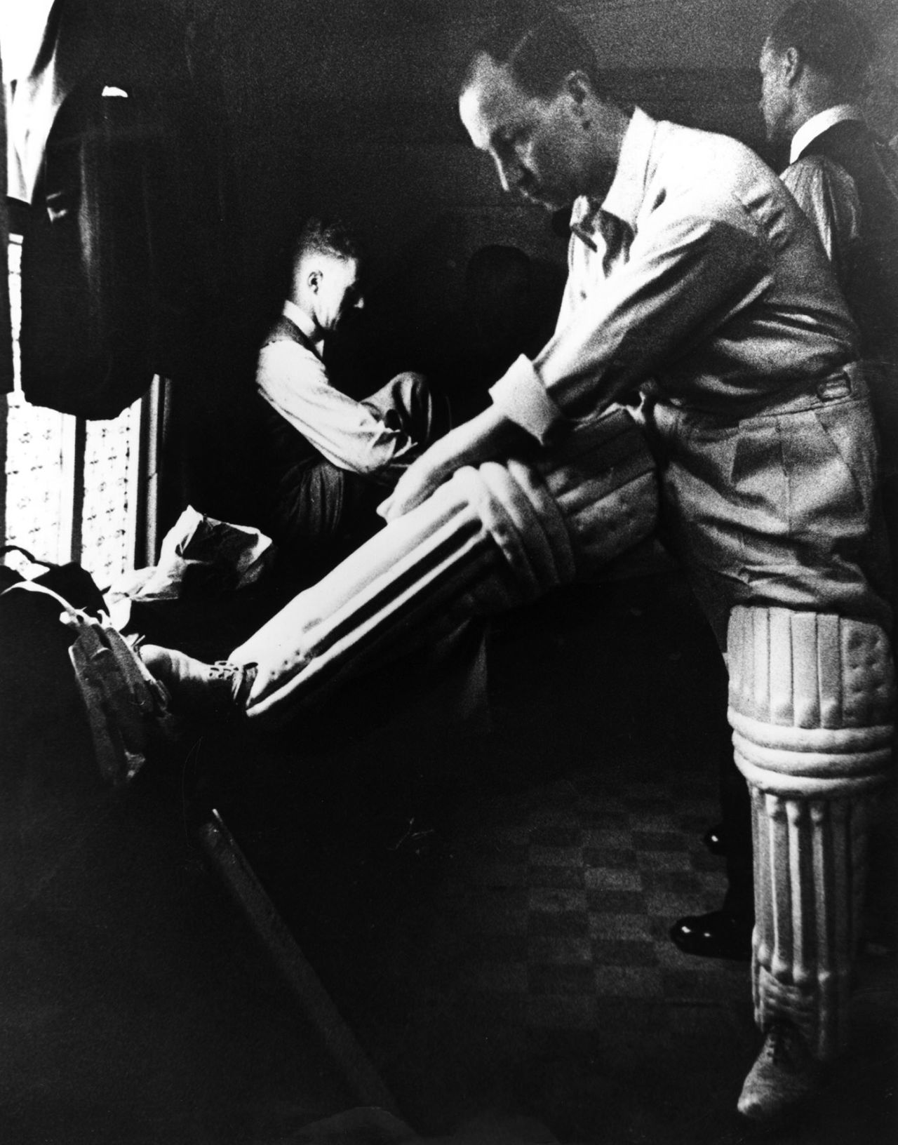Andy Sandham puts on his pads, 1930